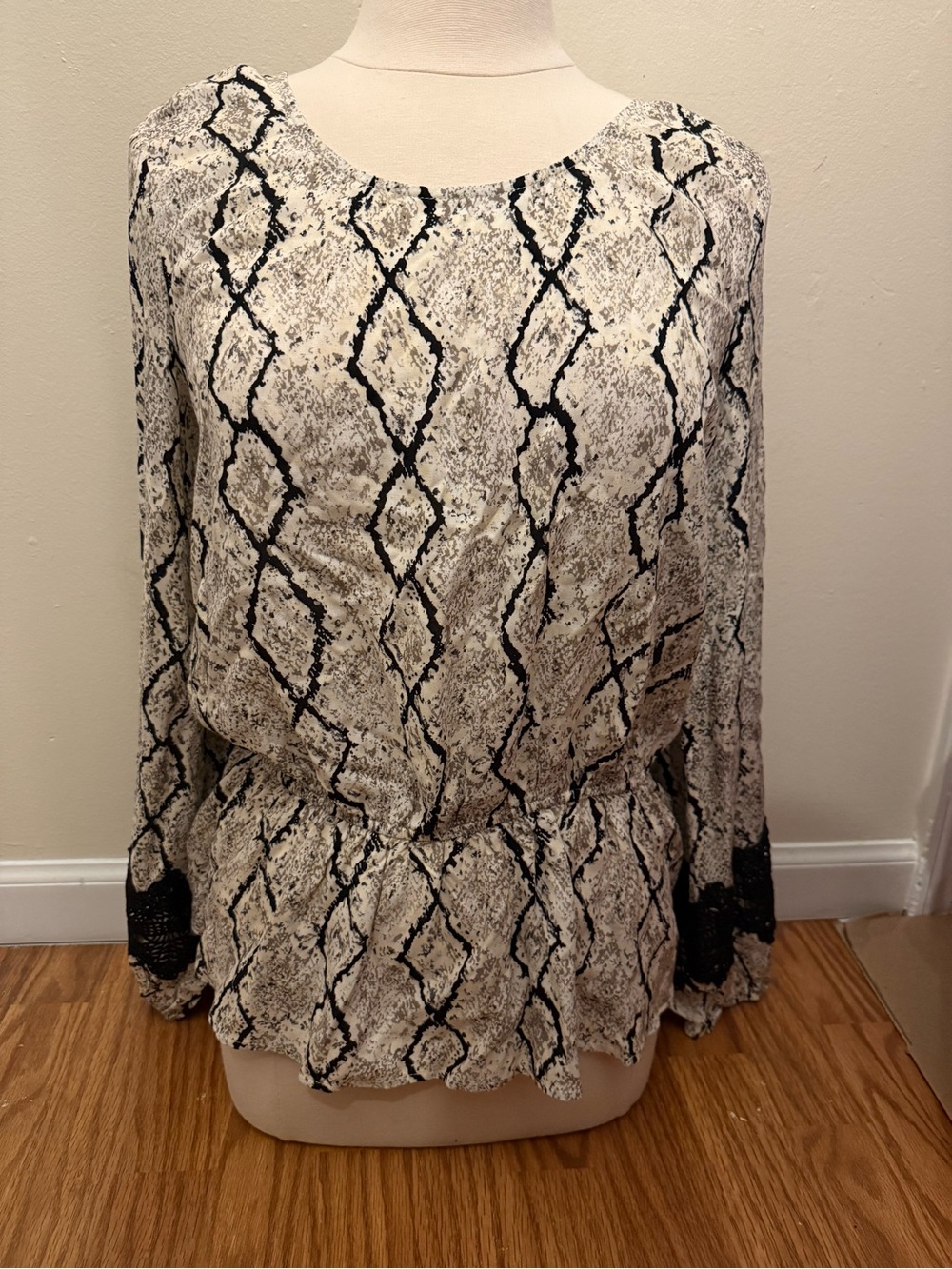 Snake print open back boho blouse |lace detail sleeve top | festival western